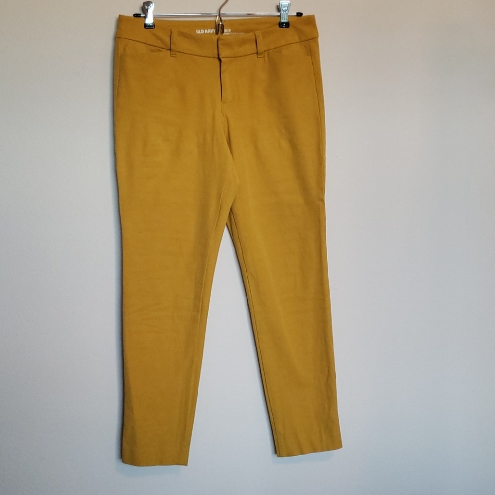 Old Navy Mid-Rise Pixie Ankle Pants Size 4 Regular